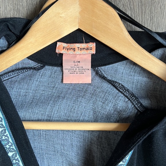 Flying tomato’s Kimona - Picture 2 of 3